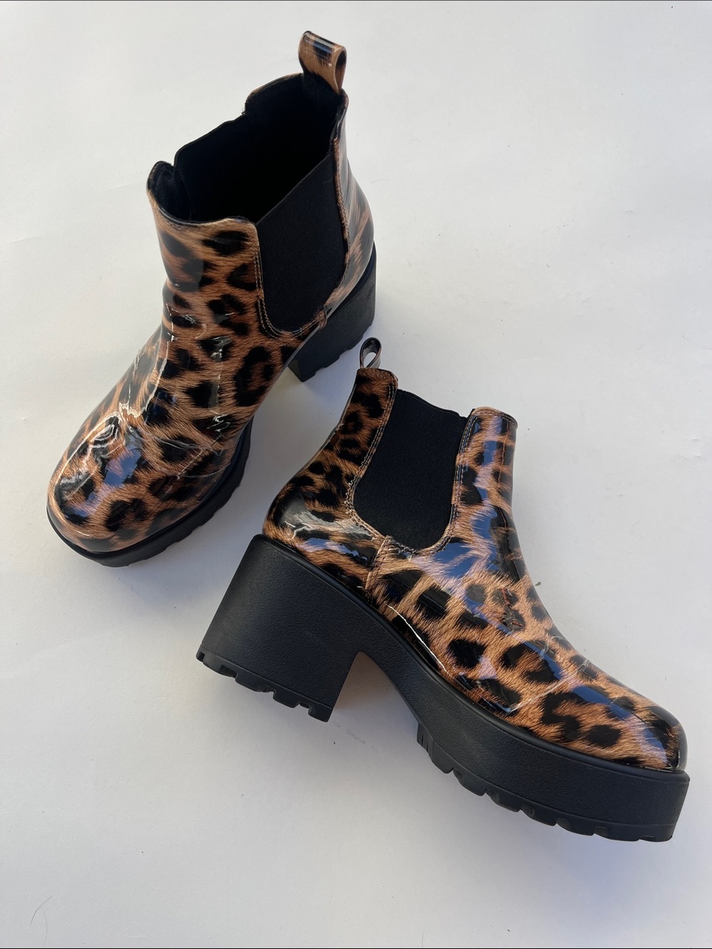 Leopard Print Platform Chelsea Boots womens size 6.5